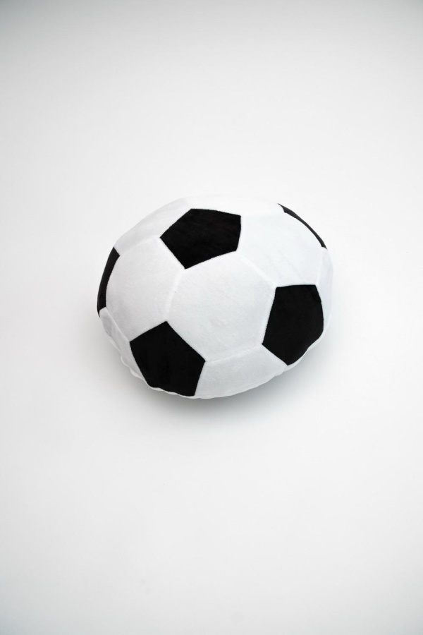 Подушка декоративная Мяч футбольный белый/черный