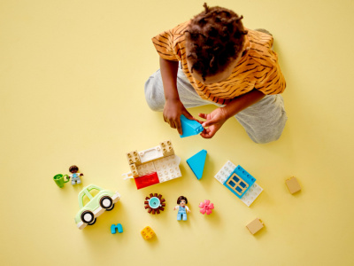 10986 Конструктор детский LEGO Duplo Семейный дом на колесах, 31 деталей, возраст 2+