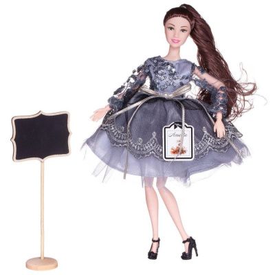Кукла "Amelia. Роскошное серебро" в платье с двухслойной юбкой, серебристая сумка,темные волосы 30см